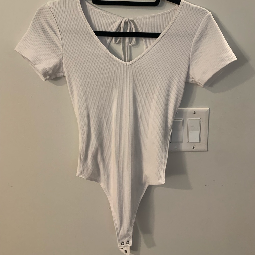 Never Worn- Abercrombie short sleeve bodysuit